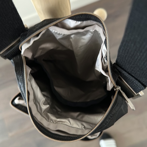LeSportSac black nylon crossbody bag - Picture 7 of 10